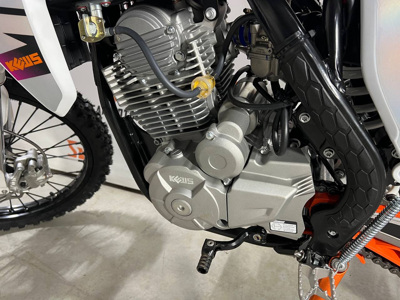 Мотоцикл KEWS K16 PR300 21/18