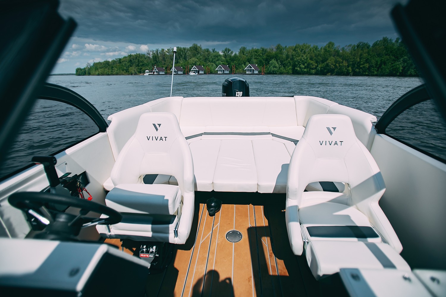 Моторная лодка Vivat 640 CB