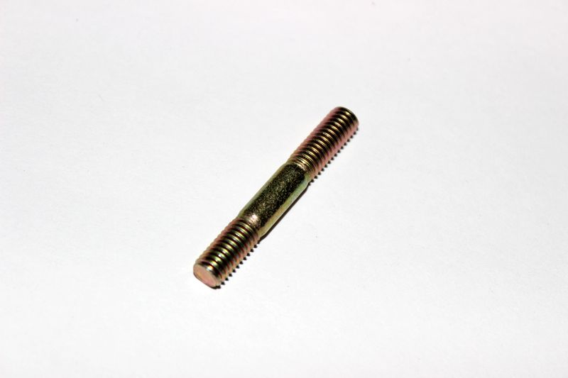 шпилька 6х30х8,8