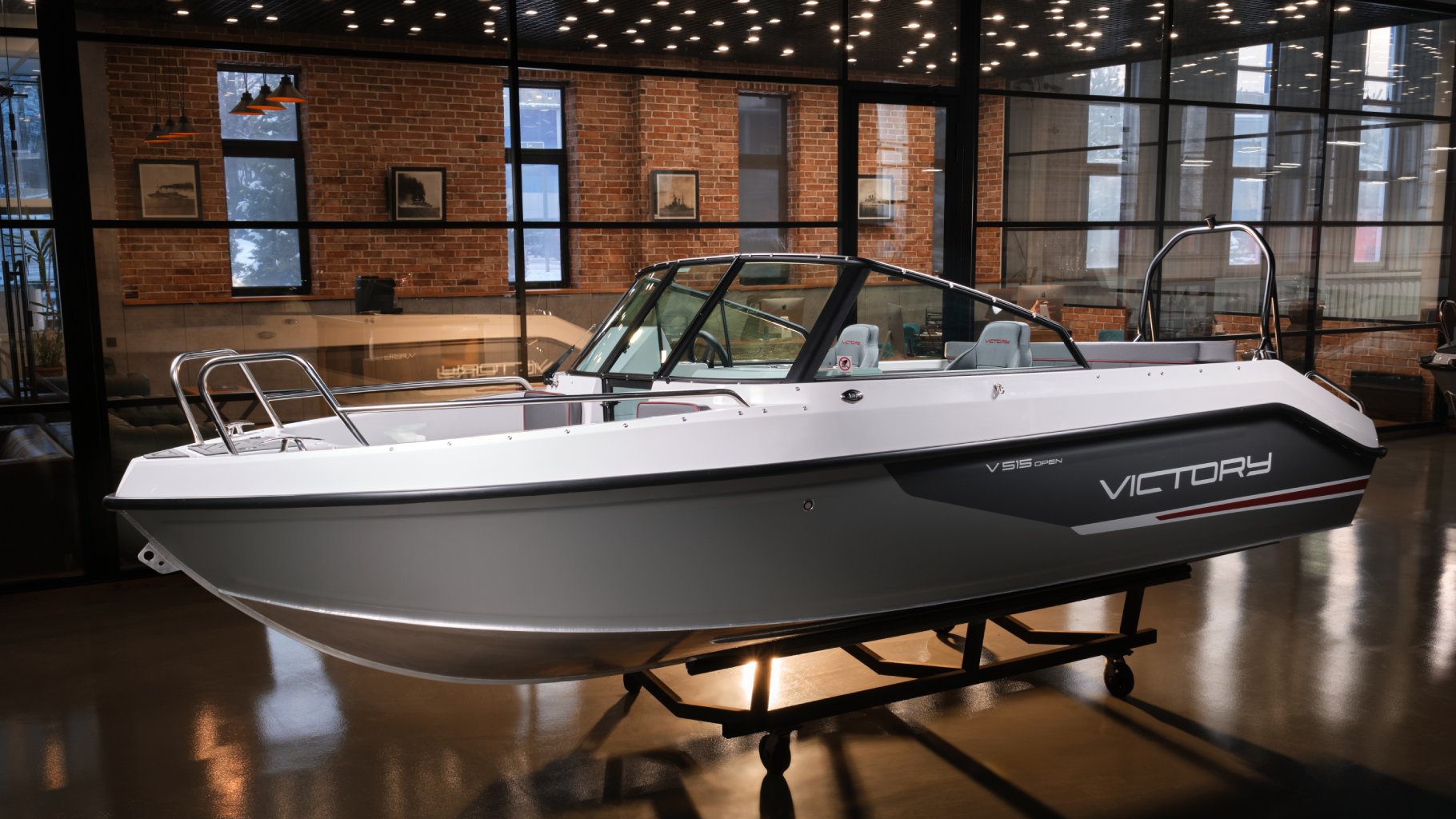 Лодка Victory 515 Open