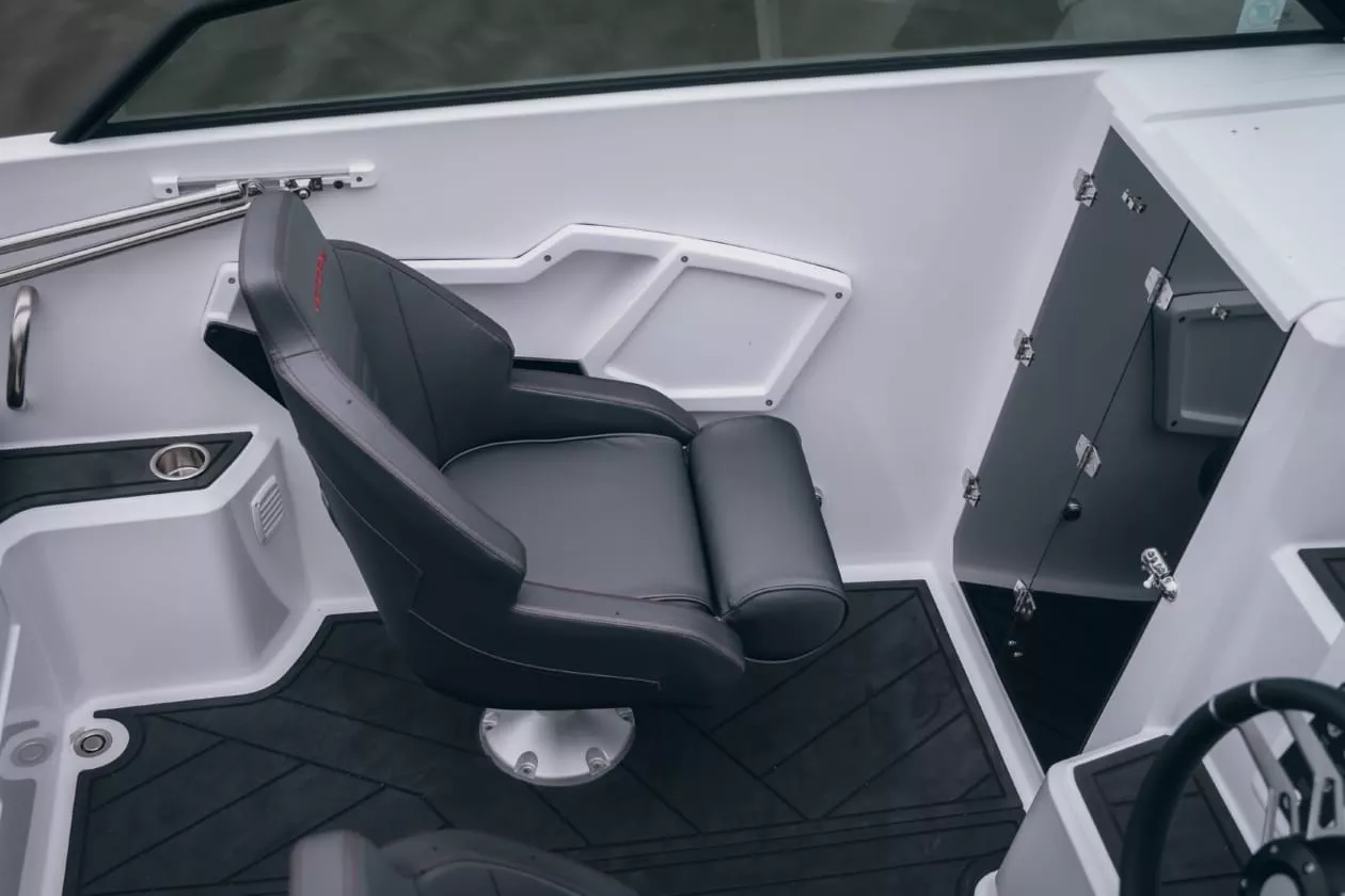 Лодка Victory 570 Cruiser