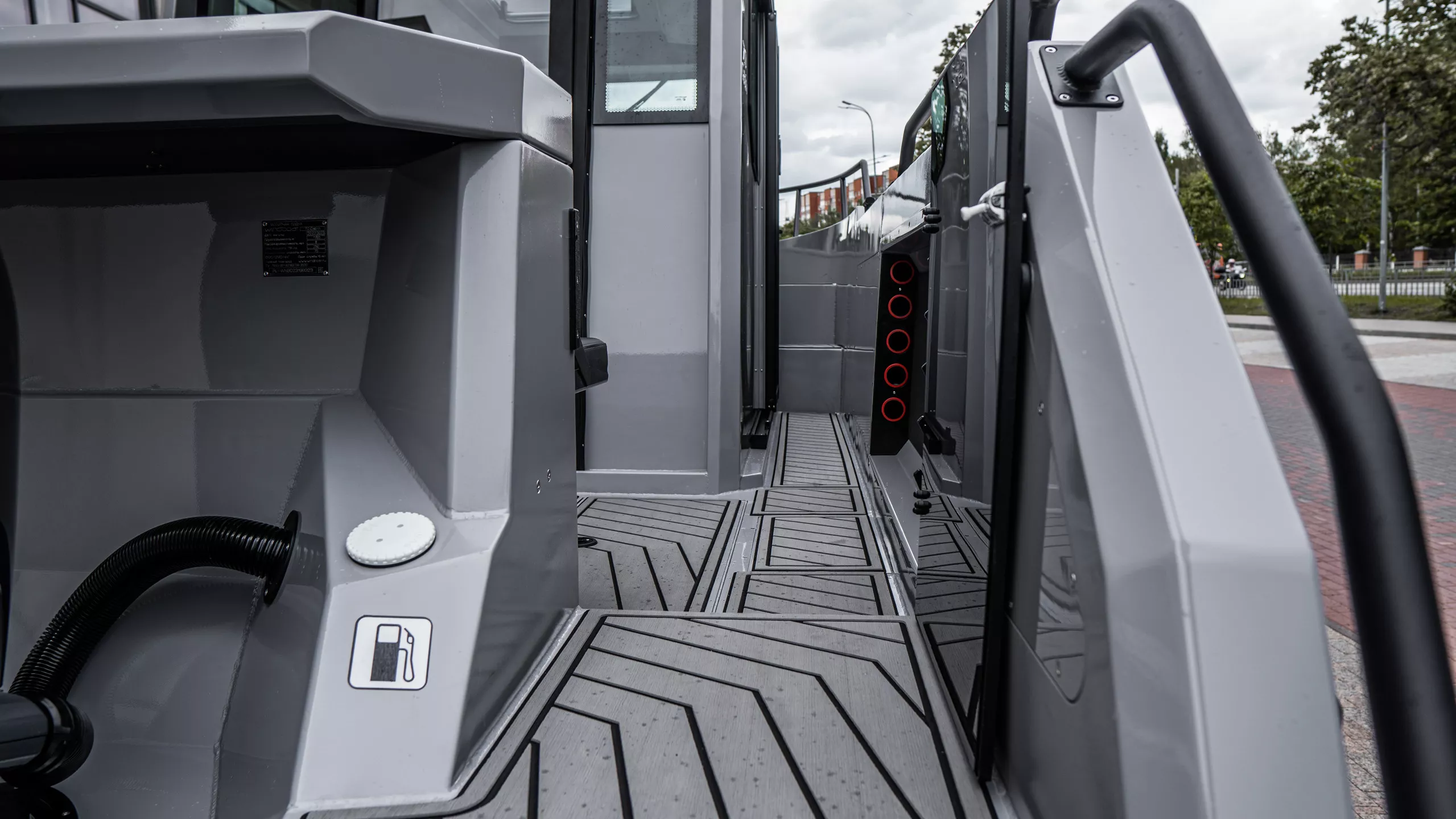 лодка WINDBOAT 7.0 Cabin