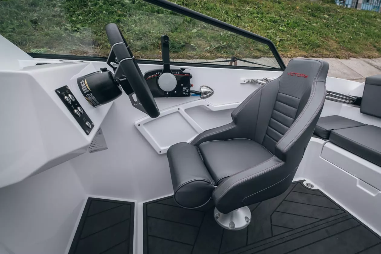 Лодка Victory 570 Cruiser