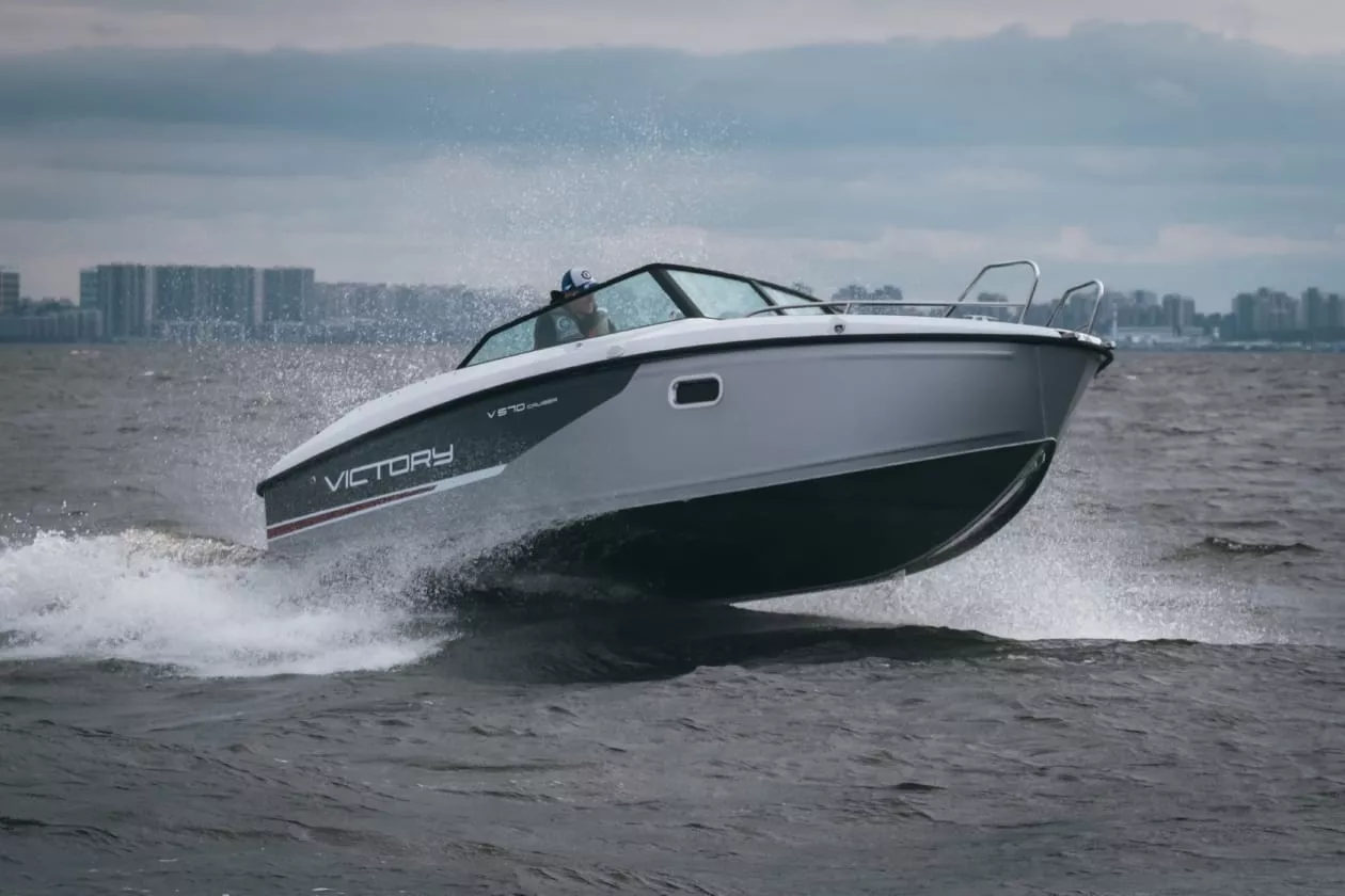Лодка Victory 570 Cruiser