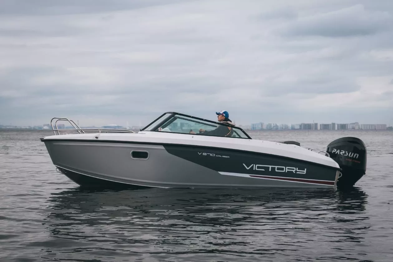 Лодка Victory 570 Cruiser
