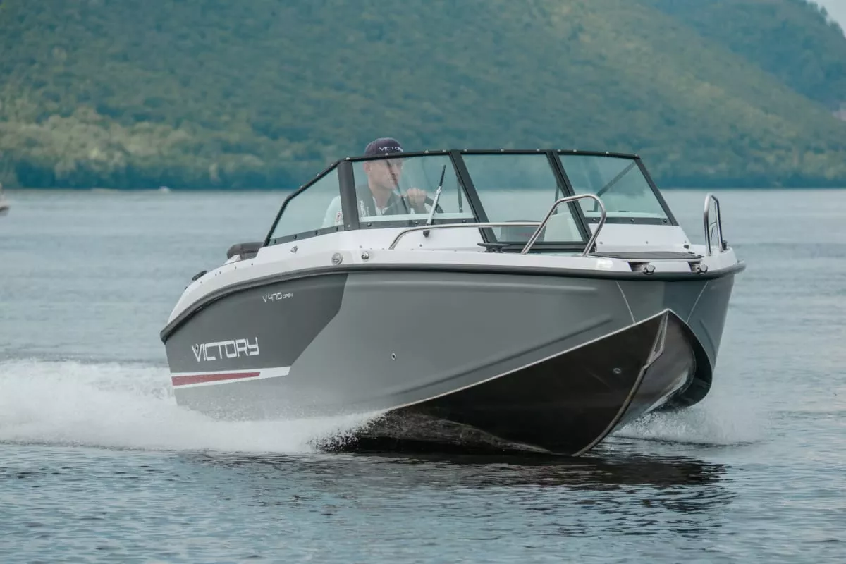 Комбинированная лодка Victory 470 Open