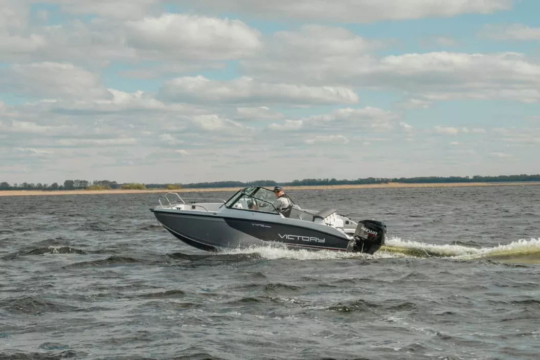 Комбинированная лодка Victory 470 Open