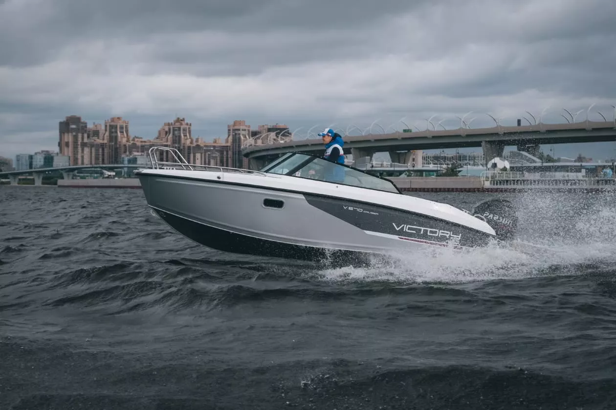 Лодка Victory 570 Cruiser